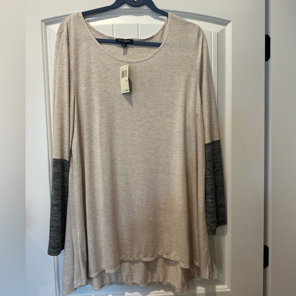 Women’s Max Edition Beige and Charcoal Long Sleeve Tunic Top.  Size XL.  NWT’s.